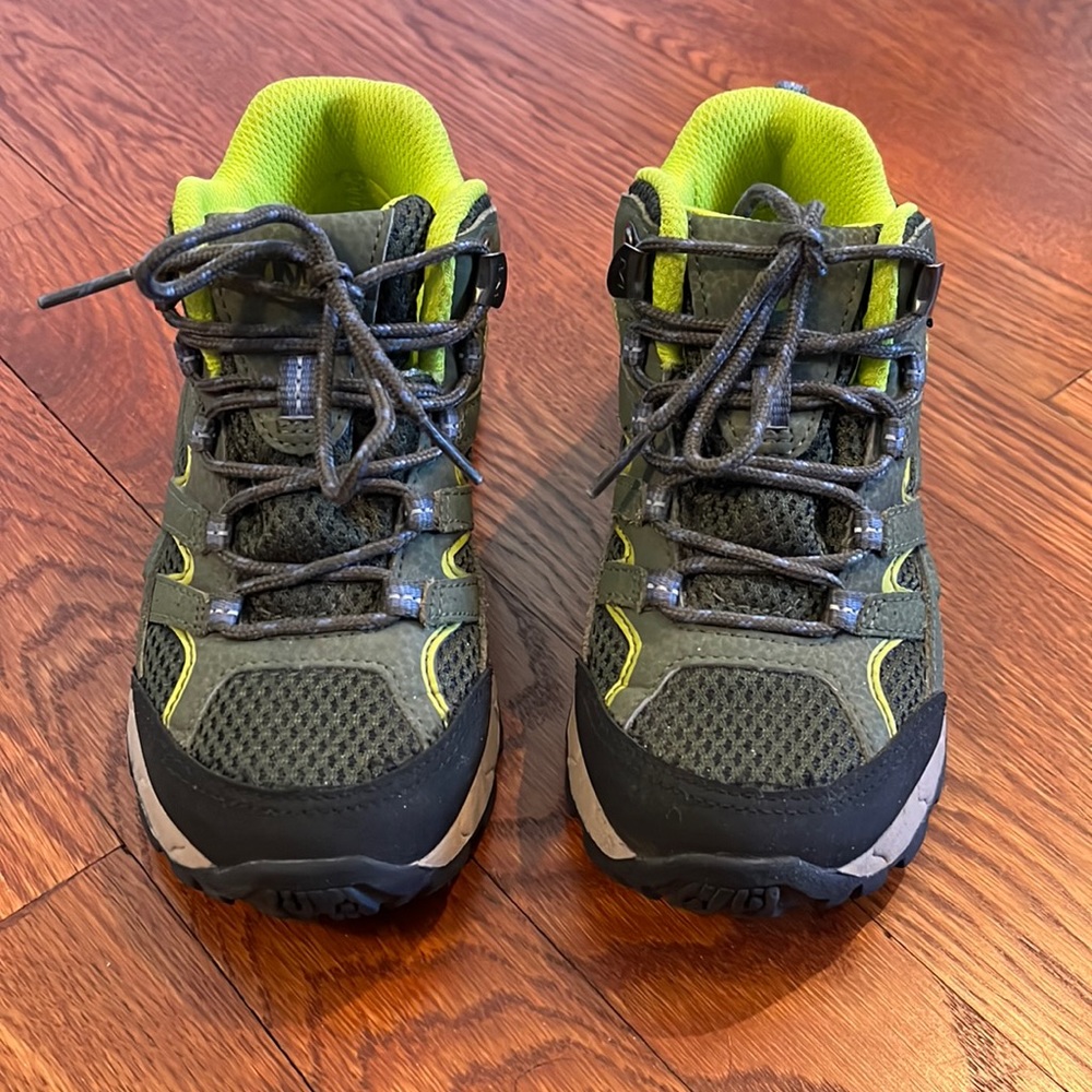 Merrell Kid’s Moab 2 Mid Waterproof Boot